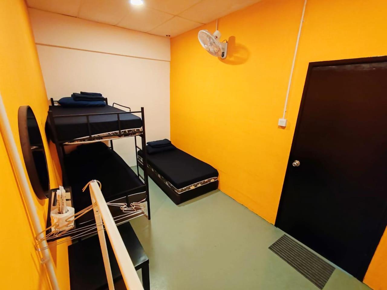 The Cocoon Capsule Hotel Cameron Highlands Exterior foto