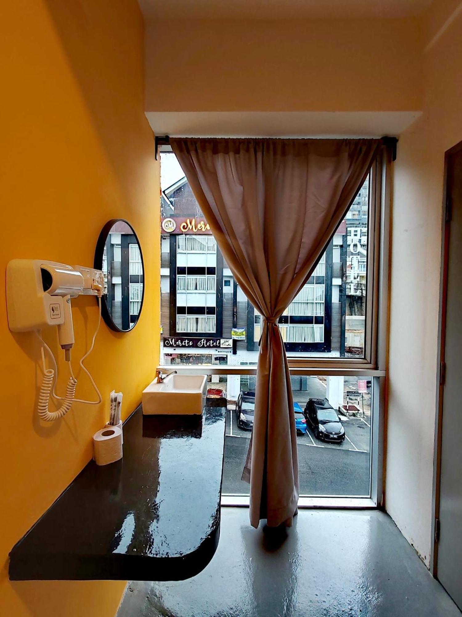 The Cocoon Capsule Hotel Cameron Highlands Exterior foto